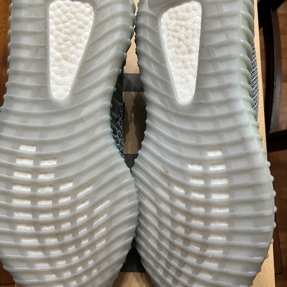 Athletic_Shoes